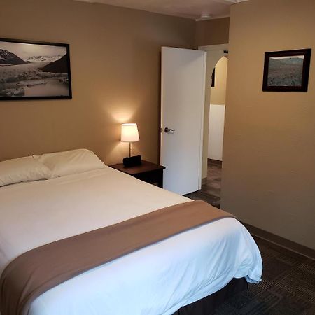 Marathon View Vacation Rentals スワード エクステリア 写真