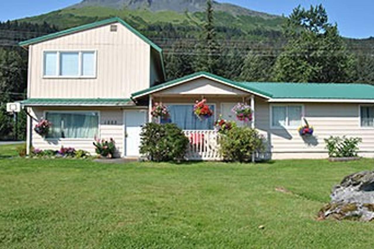 Marathon View Vacation Rentals スワード エクステリア 写真