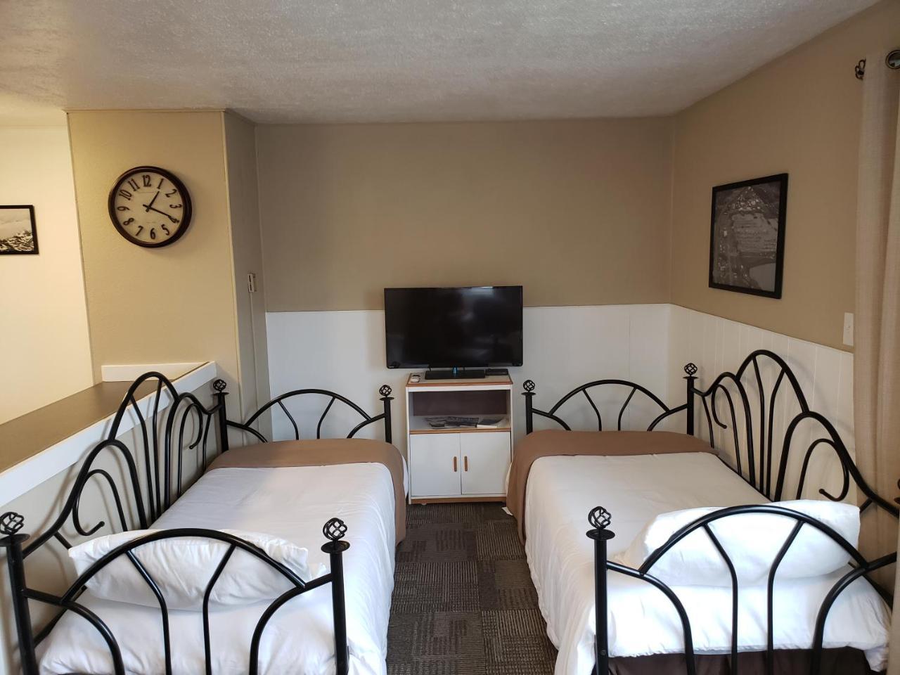 Marathon View Vacation Rentals スワード エクステリア 写真